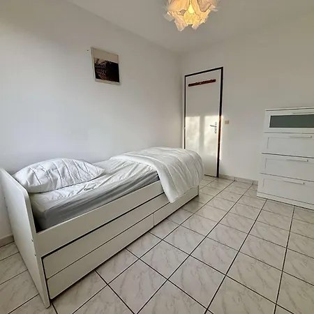 Maison 4 Pieces A Saint-denis-d'oleron, Proche - Fr-1-246a-366 *